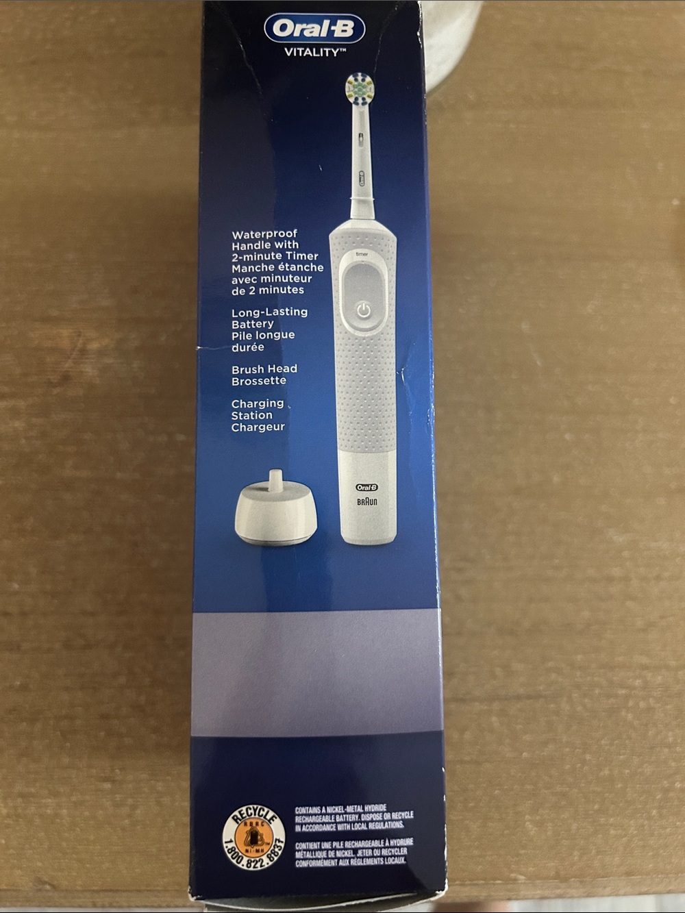 Oral‑B Vitality FlossAction Electric Toothbrush  NIB - Picture 2 of 3